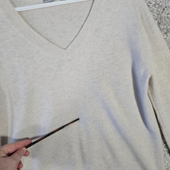 Vince Womens Cashmere Sweater Size XS Cream‎ V Neck Pullover Minimalist Luxe - Picture 4 of 16